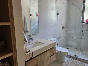 VENTA CASA - LA MARINA DE PUERTO CANCUN CON ACABADOS DE LUJO