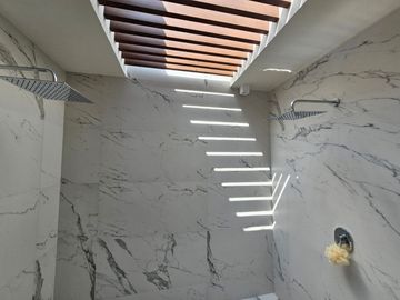 VENTA CASA - LA MARINA DE PUERTO CANCUN CON ACABADOS DE LUJO