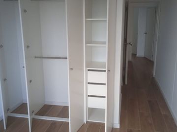 VENDO LINDO DPTO 3 DORM DE ESTRENO CON VISTA PANORAMICA Y CON PARQUE PRIVADO Y PISCINA EN SURCO Y CERCA AL JOCKEY PLAZA