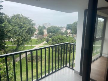 VENDO BONITO DPTO DUPLEX DE ESTRENO EN QUINTO PISO EN SURCO FRENTE A PARQUE
