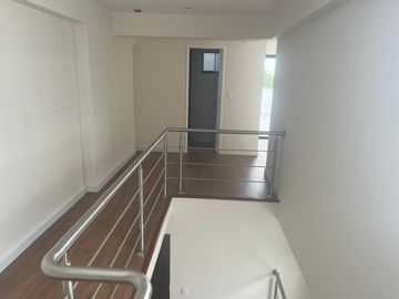 VENDO BONITO DPTO DUPLEX DE ESTRENO EN QUINTO PISO EN SURCO FRENTE A PARQUE