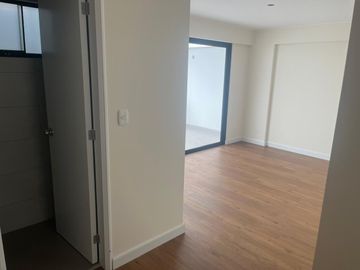 VENDO BONITO DPTO DUPLEX DE ESTRENO EN QUINTO PISO EN SURCO FRENTE A PARQUE