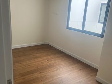 VENDO BONITO DPTO DUPLEX DE ESTRENO EN QUINTO PISO EN SURCO FRENTE A PARQUE