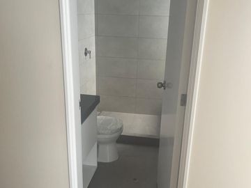 VENDO BONITO DPTO DUPLEX DE ESTRENO EN QUINTO PISO EN SURCO FRENTE A PARQUE