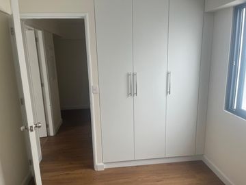 VENDO BONITO DPTO DUPLEX DE ESTRENO EN QUINTO PISO EN SURCO FRENTE A PARQUE
