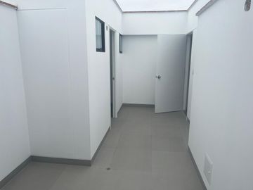 VENDO BONITO DPTO DUPLEX DE ESTRENO EN QUINTO PISO EN SURCO FRENTE A PARQUE