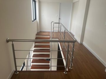 VENDO BONITO DPTO DUPLEX DE ESTRENO EN QUINTO PISO EN SURCO FRENTE A PARQUE