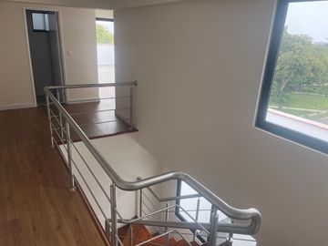 VENDO BONITO DPTO DUPLEX DE ESTRENO EN QUINTO PISO EN SURCO FRENTE A PARQUE
