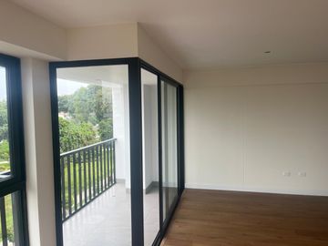 VENDO BONITO DPTO DE ESTRENO EN CUARTO PISO EN SURCO FRENTE A PARQUE