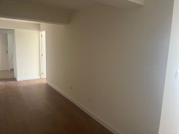 VENDO BONITO DPTO DE ESTRENO EN CUARTO PISO EN SURCO FRENTE A PARQUE