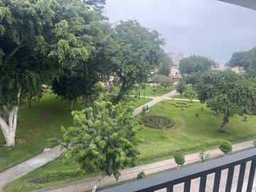VENDO BONITO DPTO DE ESTRENO EN CUARTO PISO EN SURCO FRENTE A PARQUE