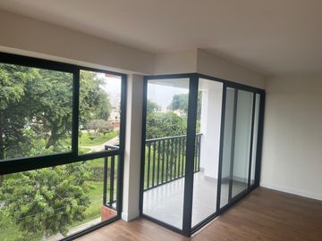 VENDO BONITO DPTO DE ESTRENO EN CUARTO PISO EN SURCO FRENTE A PARQUE