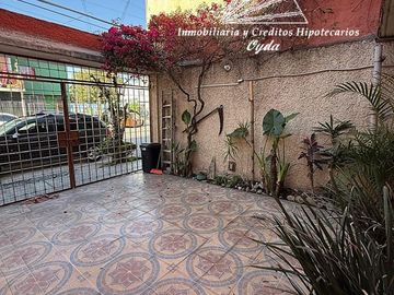 VENTA CASA 2 RECAMARAS SOBRE AVENIDA EN REAL DE TULTEPEC