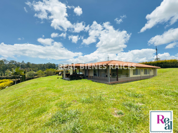 Vendo Hermosa Casa Campestre en Parcelación en La Ceja del Tambo