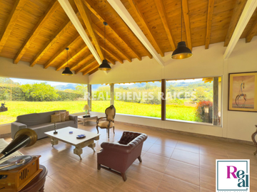 Vendo Hermosa Casa Campestre en Parcelación en La Ceja del Tambo