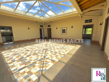 Vendo Hermosa Casa Campestre en Parcelación en La Ceja del Tambo