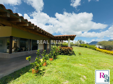 Vendo Hermosa Casa Campestre en Parcelación en La Ceja del Tambo