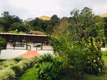 Venta hermosa Casa Finca, Vda El Cabuyal, Copacabana Antioquia.