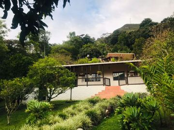Venta hermosa Casa Finca, Vda El Cabuyal, Copacabana Antioquia.