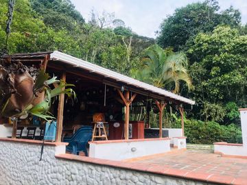 Venta hermosa Casa Finca, Vda El Cabuyal, Copacabana Antioquia.