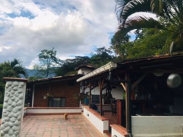 Venta hermosa Casa Finca, Vda El Cabuyal, Copacabana Antioquia.