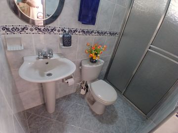 Venta hermosa casa, Barrio La Asunción, Copacabana.