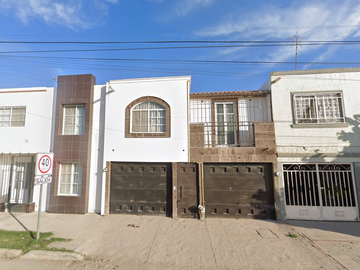 Av. Juarez 19, Residencial el Secreto, 27084 Torreón, Coah., México-Casa en Remate(65% Debajo De Su Valor Comercial, Solo Recursos Propios)-SK10