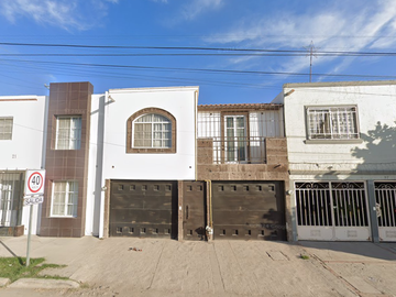 Av. Juarez 19, Residencial el Secreto, 27084 Torreón, Coah., México-Casa en Remate(65% Debajo De Su Valor Comercial, Solo Recursos Propios)-SK10