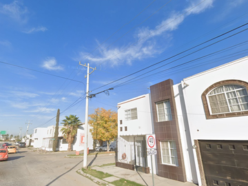 Av. Juarez 19, Residencial el Secreto, 27084 Torreón, Coah., México-Casa en Remate(65% Debajo De Su Valor Comercial, Solo Recursos Propios)-SK10