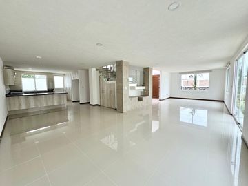 CASA EN VENTA EN METEPEC