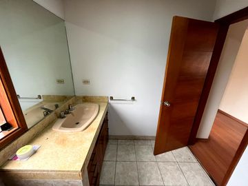 OPORTUNIDAD! VENDO CASA AREA: 2,245M2 EN CLUB CAMPESTRE LAS LAGUNAS DE LA MOLINA