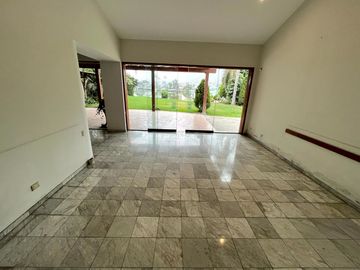 OPORTUNIDAD! VENDO CASA AREA: 2,245M2 EN CLUB CAMPESTRE LAS LAGUNAS DE LA MOLINA