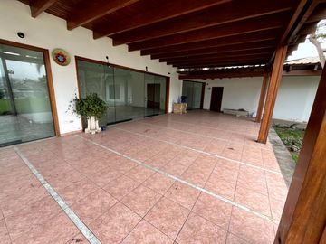 OPORTUNIDAD! VENDO CASA AREA: 2,245M2 EN CLUB CAMPESTRE LAS LAGUNAS DE LA MOLINA