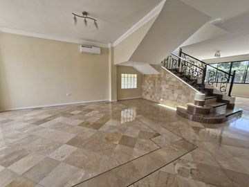 CASA EN VENTA EL PORTÓN DE LAS LOMAS