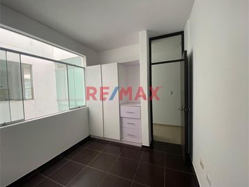 Departamento En Venta En Urb. Miraflores // ID: 1132423