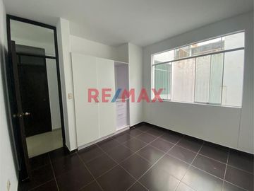 Departamento En Venta En Urb. Miraflores // ID: 1132423