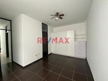 Departamento En Venta En Urb. Miraflores // ID: 1132423