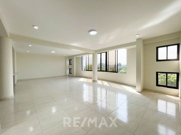 Vendo Departamento De Estreno Frente A Parque 3Er Piso - San Juan De Lurigancho