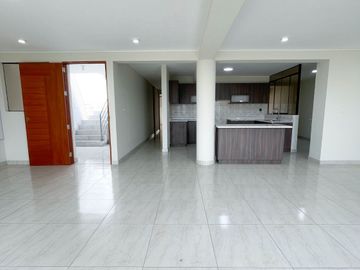 Vendo Departamento De Estreno Frente A Parque 3Er Piso - San Juan De Lurigancho