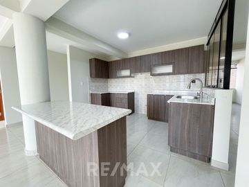 Vendo Departamento De Estreno Frente A Parque 3Er Piso - San Juan De Lurigancho