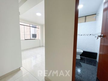 Vendo Departamento De Estreno Frente A Parque 3Er Piso - San Juan De Lurigancho