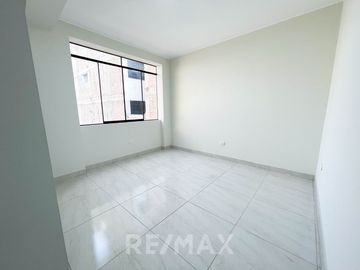 Vendo Departamento De Estreno Frente A Parque 3Er Piso - San Juan De Lurigancho