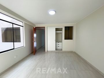 Vendo Departamento De Estreno Frente A Parque 3Er Piso - San Juan De Lurigancho