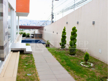 Venta de casa dentro de Urb. en el Norte de Quito