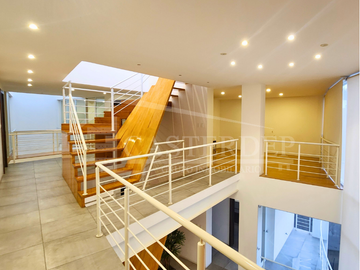 Venta de casa dentro de Urb. en el Norte de Quito