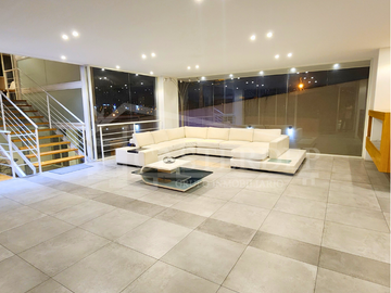 Venta de casa dentro de Urb. en el Norte de Quito
