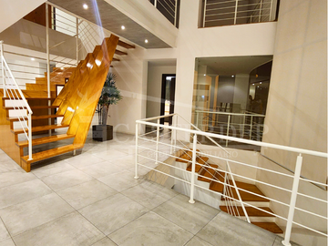 Venta de casa dentro de Urb. en el Norte de Quito