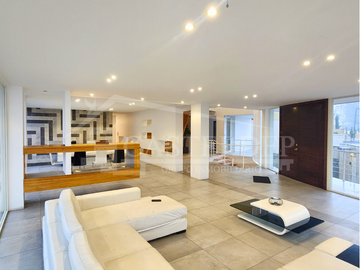 Venta de casa dentro de Urb. en el Norte de Quito