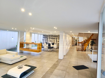 Venta de casa dentro de Urb. en el Norte de Quito