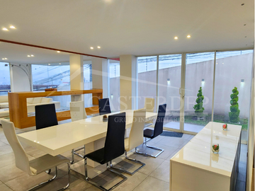 Venta de casa dentro de Urb. en el Norte de Quito